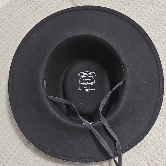 Classic Black Felt Wide-Brim Hat with Chin Strap - Picture 4 of 8